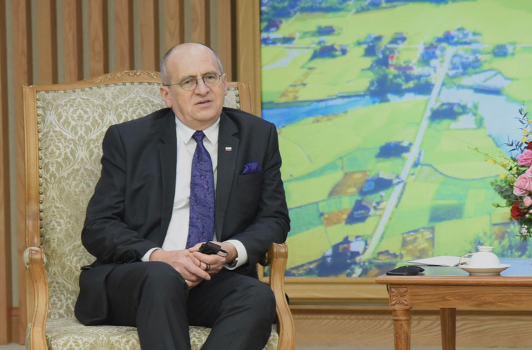 Bộ trưởng Ngoại giao Cộng hòa Ba Lan Zbigniew Rau phát biểu tại buổi tiếp.