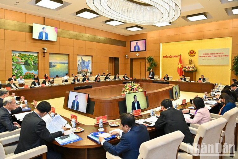 Quang cảnh buổi làm việc của Đảng đoàn Quốc hội với Ban Thường vụ Thành ủy Thành phố Hồ Chí Minh tháng 12/2022.