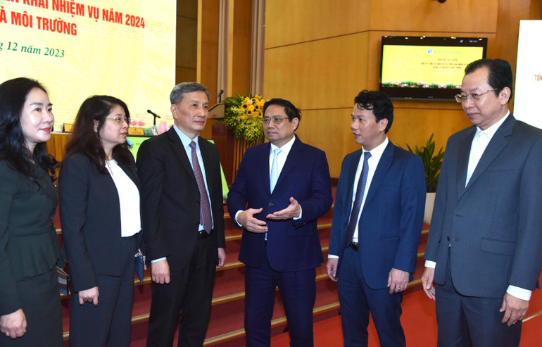 Thủ tướng Phạm Minh Chính với các đại biểu tham dự Hội nghị.