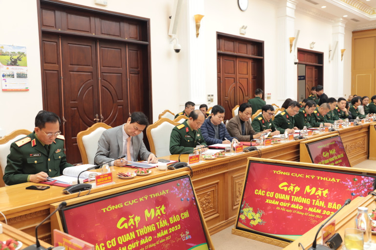 Đại diện các cơ quan thông tấn, báo chí tham dự buổi gặp mặt. (Ảnh: NGỌC TUẤN)