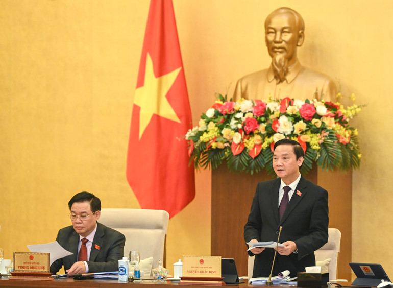 Phó Chủ tịch Quốc hội Nguyễn Khắc Định điều hành nội dung xem xét, thông qua dự thảo Pháp lệnh Xử phạt vi phạm hành chính trong lĩnh vực kiểm toán nhà nước. Phó Chủ tịch Quốc hội Nguyễn Khắc Định điều hành nội dung xem xét, thông qua dự thảo Pháp lệnh Xử phạt vi phạm hành chính trong lĩnh vực kiểm toán nhà nước.