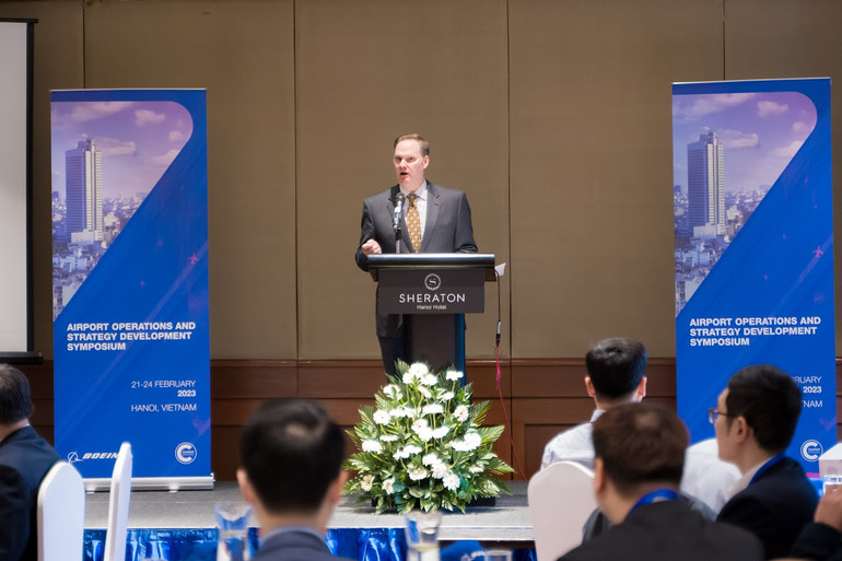 Ông Steve Green, Tham tán thương mại Lãnh sự quán Mỹ tại Việt Nam.