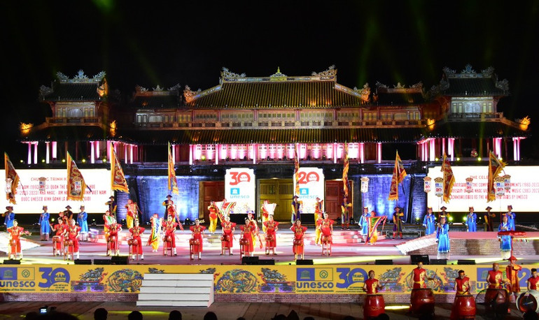 Chương trình nghệ thuật giới thiệu đặc trưng của nghệ thuật diễn xướng cung đình.