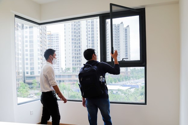 Cửa sổ phòng ngủ được đưa ra mặt ngoài, hướng sáng tự nhiên và có tầm nhìn thoáng đãng là một lợi thế của các căn Flora Mizuki MP9-MPX.