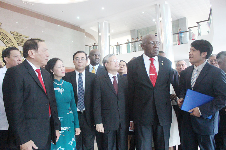 Năm 2018, lãnh đạo hai Đảng, Nhà nước Việt Nam-Cuba và lãnh đạo tỉnh Quảng Trị dự kỷ niệm 45 năm Chủ tịch Cuba Fidel Castro thăm vùng giải phóng miền nam tại Quảng Trị. (Ảnh: LÂM QUANG HUY) Năm 2018, lãnh đạo hai Đảng, Nhà nước Việt Nam-Cuba và lãnh đạo tỉnh Quảng Trị dự kỷ niệm 45 năm Chủ tịch Cuba Fidel Castro thăm vùng giải phóng miền nam tại Quảng Trị. (Ảnh: LÂM QUANG HUY)