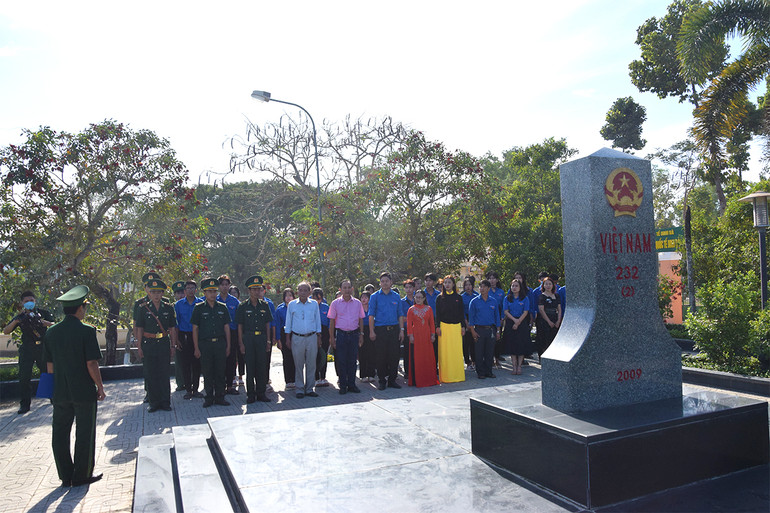 Bộ đội Biên phòng Đồng Tháp tuyên truyền chủ quyền đường biên, mốc quốc giới đến đoàn viên, thanh niên, công nhân viên chức.