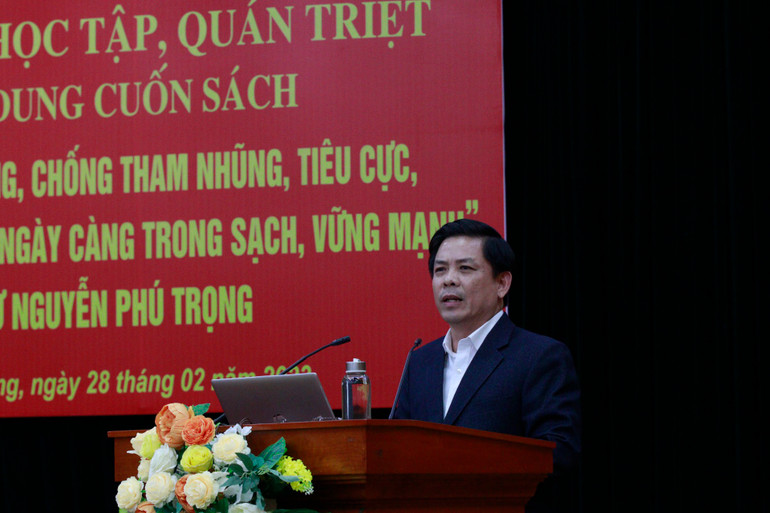 Đồng chí Nguyễn Văn Thể phát biểu chỉ đạo hội nghị.