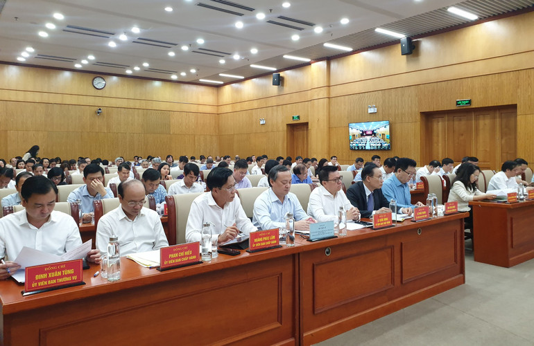 Các đại biểu dự hội nghị.