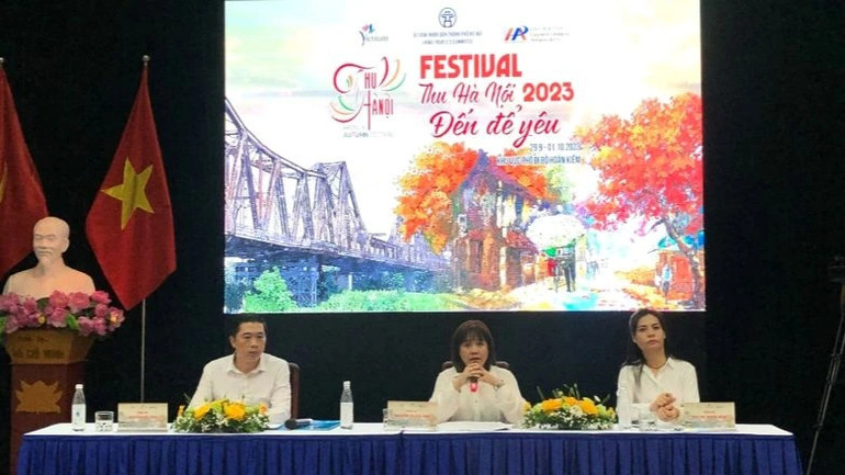 Ban tổ chức thông tin về chương trình Festival Thu Hà Nội. (Ảnh: NGUYÊN TRANG)