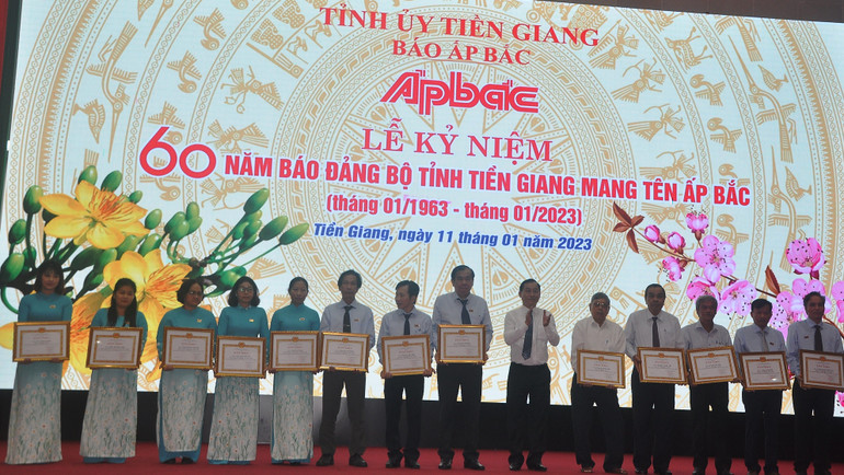 Các cá nhân được nhận Bằng khen của Ban Thường vụ Tỉnh ủy Tiền Giang.