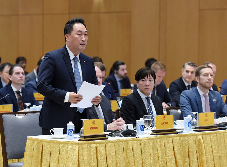 Ông Hong Sun, Chủ tịch Hiệp hội Doanh nghiệp Hàn Quốc tại Việt Nam (Kocham). Ông Hong Sun, Chủ tịch Hiệp hội Doanh nghiệp Hàn Quốc tại Việt Nam (Kocham).