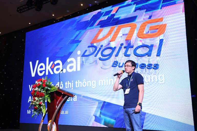 Ông Vũ Văn Tiệp - Giám đốc sản phẩm Veka.ai, VNG Digital Business chia sẻ tại sự kiện.