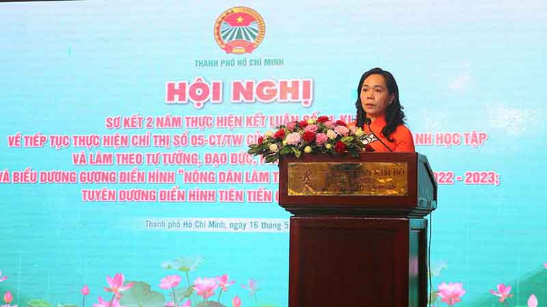 Bà Nguyễn Thanh Xuân, Thành ủy viên, Bí Thư Đảng đoàn, Chủ tịch Hội Nông dân Thành phố Hồ Chí Minh Phát biểu tại buổi lễ.
