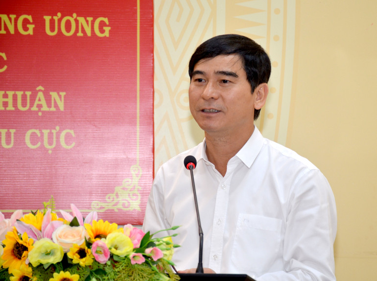 Đồng chí Dương Văn An, Ủy viên Trung ương Đảng, Bí thư Tỉnh ủy Bình Thuận phát biểu tại buổi làm việc.