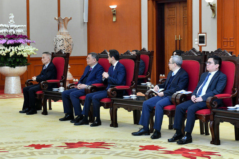 Các đại biểu Việt Nam tham dự buổi tiếp.