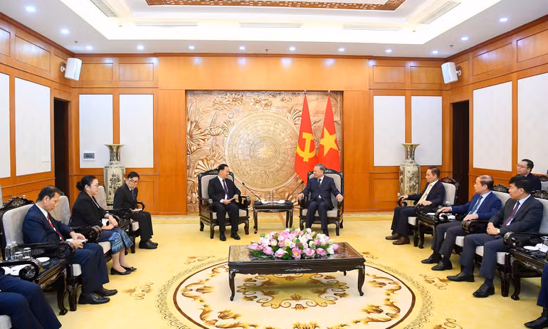 Quang cảnh buổi tiếp. Quang cảnh buổi tiếp.