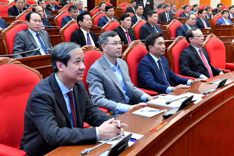 Các đại biểu tham dự phiên bế mạc hội nghị.