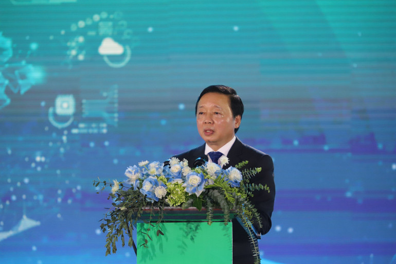 Phó Thủ tướng Chính phủ Trần Hồng Hà mong muốn VSIP tiếp tục phát triển khu công nghiệp xanh, khu công nghiệp sinh thái, thông minh.