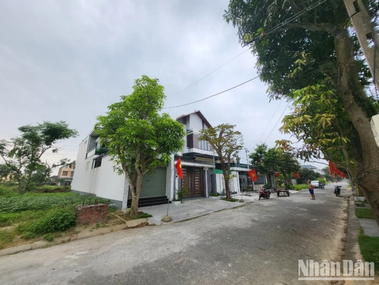 Hiện nay, một số tồn động liên quan đến quản lý đất đai ở Lộc Hà vượt qua thẩm quyền giải quyết của địa phương. Hiện nay, một số tồn động liên quan đến quản lý đất đai ở Lộc Hà vượt qua thẩm quyền giải quyết của địa phương.