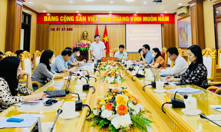 Thường trực Thị ủy Kỳ Anh làm việc với Mặt trận Tổ quốc và các tổ chức chính trị-xã hội thị xã Kỳ Anh tìm giải pháp nâng cao hơn nữa hiệu quả hoạt động của các tổ chức, đoàn thể. Thường trực Thị ủy Kỳ Anh làm việc với Mặt trận Tổ quốc và các tổ chức chính trị-xã hội thị xã Kỳ Anh tìm giải pháp nâng cao hơn nữa hiệu quả hoạt động của các tổ chức, đoàn thể.