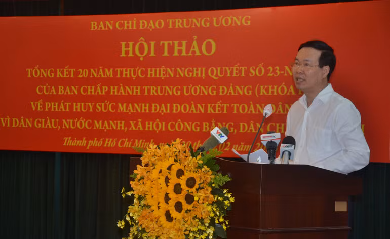 Đồng chí Võ Văn Thưởng, Ủy viên Bộ Chính trị, Thường trực Ban Bí thư, Trưởng Ban Chỉ đạo Trung ương tổng kết Nghị quyết số 23-NQ/TW, phát biểu kết luận Hội thảo. Đồng chí Võ Văn Thưởng, Ủy viên Bộ Chính trị, Thường trực Ban Bí thư, Trưởng Ban Chỉ đạo Trung ương tổng kết Nghị quyết số 23-NQ/TW, phát biểu kết luận Hội thảo.