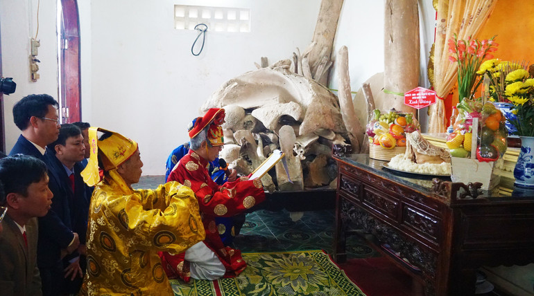 Nghi thức tế Thần Ngư trong lễ hội cầu ngư Cảnh Dương.