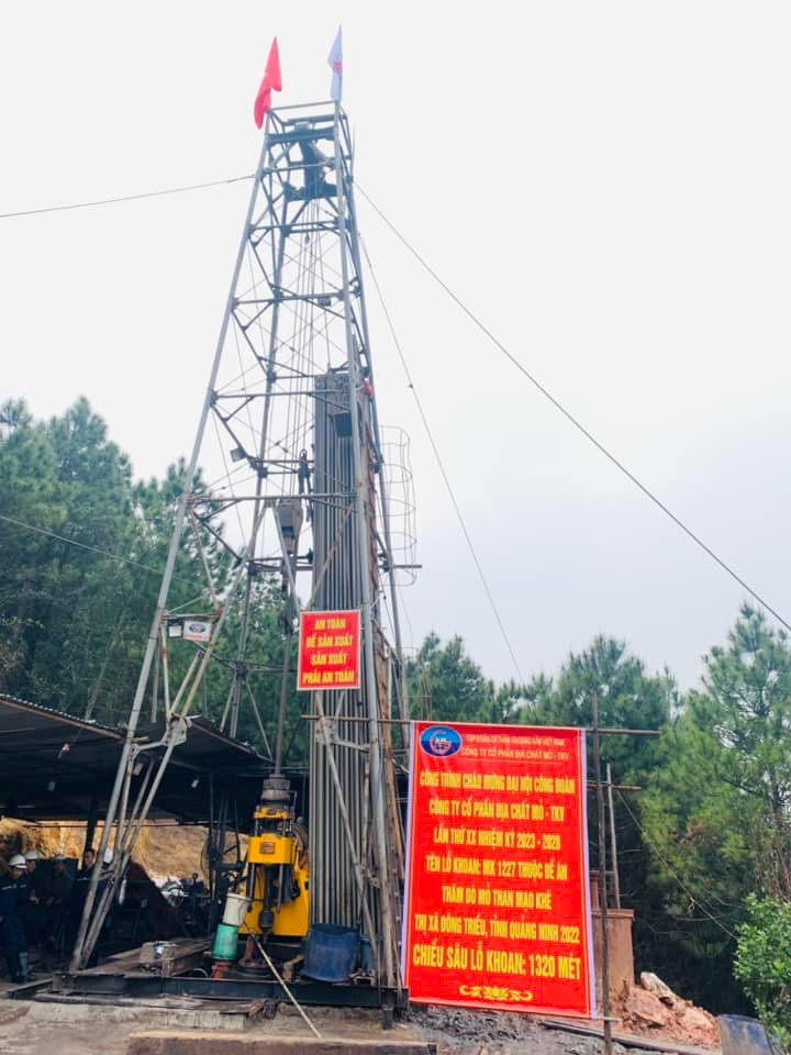 Máy khoan địa chất hiện đại HXY-5A được đầu tư mới để triển khai mũi khoan MK1227.