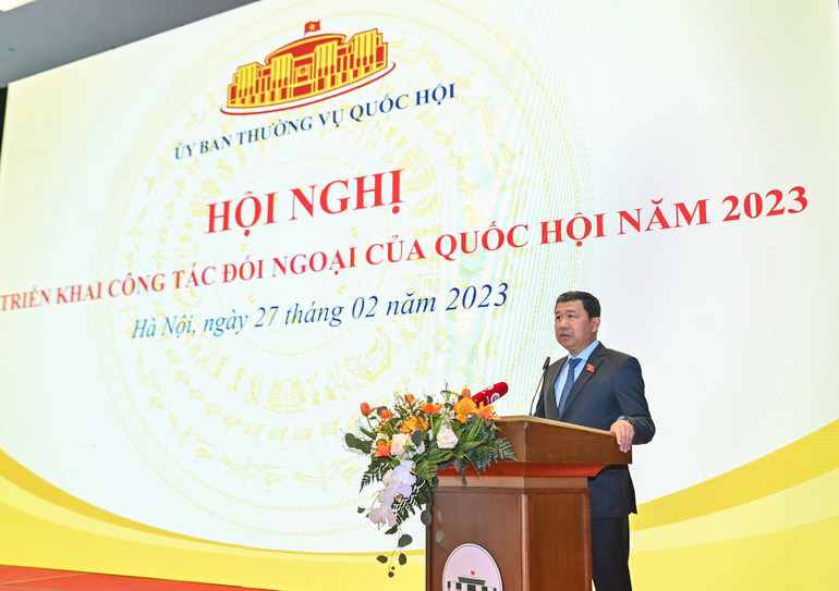 Chủ nhiệm Ủy ban Đối ngoại Vũ Hải Hà trình bày báo cáo tại Hội nghị. Chủ nhiệm Ủy ban Đối ngoại Vũ Hải Hà trình bày báo cáo tại Hội nghị.