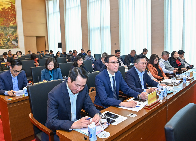 Lãnh đạo các bộ, ban, ngành và các đại biểu dự Hội nghị. Lãnh đạo các bộ, ban, ngành và các đại biểu dự Hội nghị.