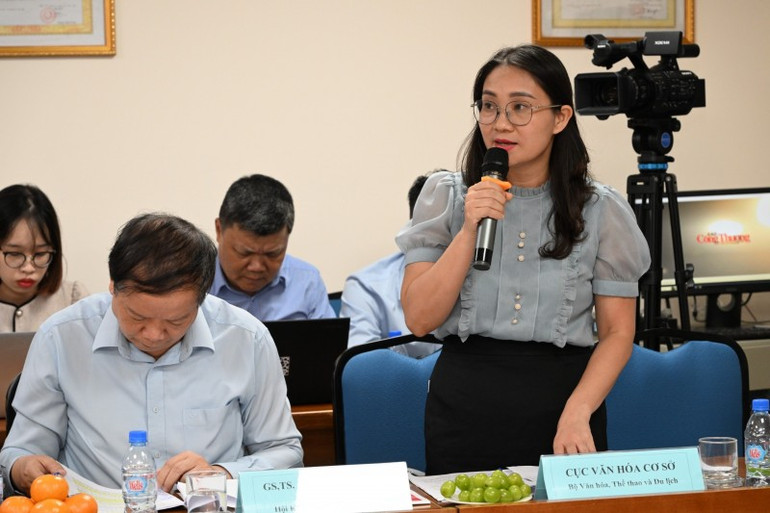 Bà Nguyễn Thị Dung, đại diện Cục Văn hóa cơ sở, Bộ Văn hóa, Thể thao và Du lịch phát biểu.