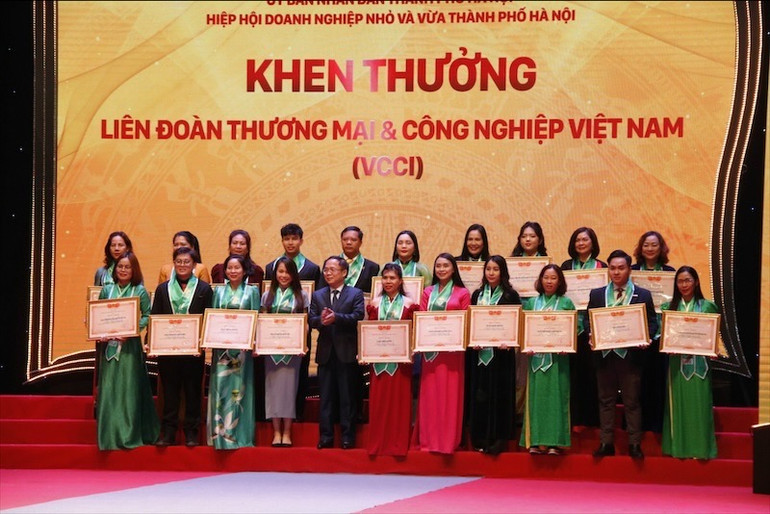 Liên đoàn Thương mại và Công nghiệp Việt Nam (VCCI) biểu dương các doanh nghiệp.