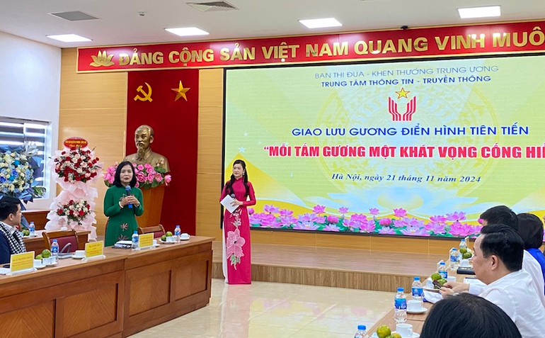 PGS.TS Nguyễn Thị Bích Loan giao lưu tại chương trình. PGS.TS Nguyễn Thị Bích Loan giao lưu tại chương trình.