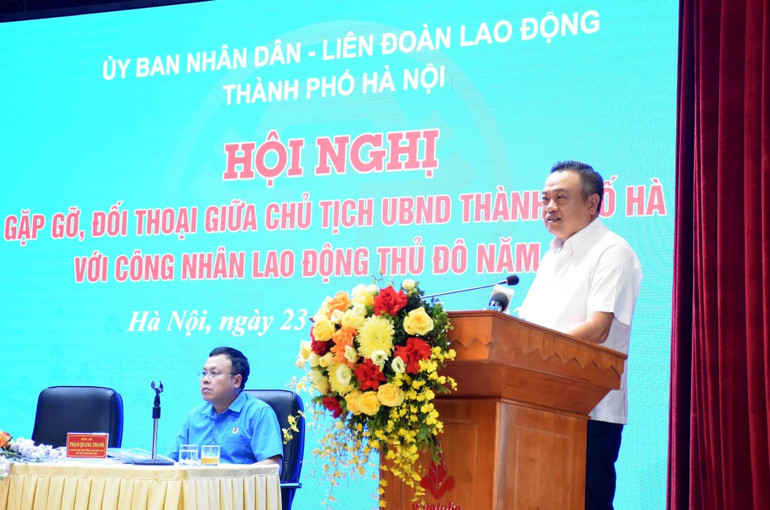 Chủ tịch UBND thành phố Hà Nội phát biểu tại Hội nghị.