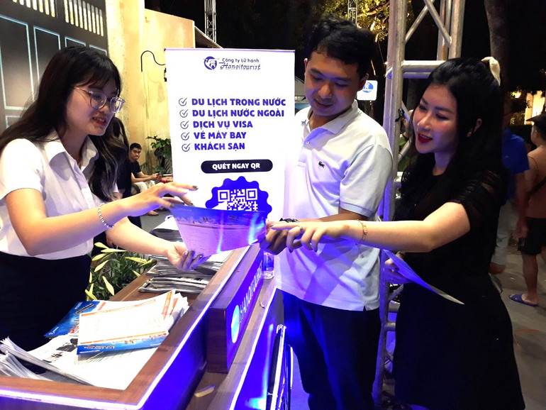 Các chương trình kích cầu du lịch thu hút đông đảo người dân quan tâm.