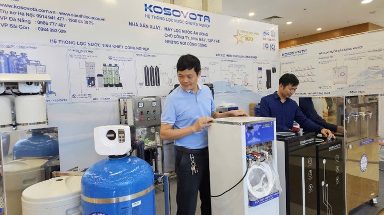 Các sản phẩm công nghiệp chủ lực của thành phố Hà Nội được giới thiệu, quảng bá tại hội chợ.