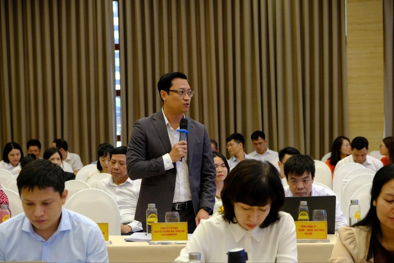 Đại diện WinCommerce đề xuất các hình thức kết nối cung cầu tiêu thụ hàng hóa giữa các tỉnh, thành phố. Đại diện WinCommerce đề xuất các hình thức kết nối cung cầu tiêu thụ hàng hóa giữa các tỉnh, thành phố.