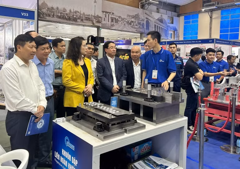 Tăng cường các hoạt động xúc tiến thương mại, hỗ trợ doanh nghiệp xuất khẩu.