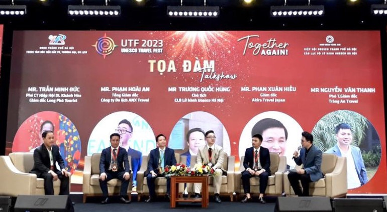 Quang cảnh buổi tọa đàm.