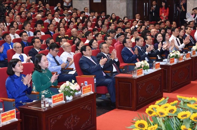 Quang cảnh Hội nghị biểu dương điển hình tiên tiến, người tốt, việc tốt; vinh danh “Công dân Thủ đô ưu tú” năm 2024. (ẢNH: TRẦN HẢI)