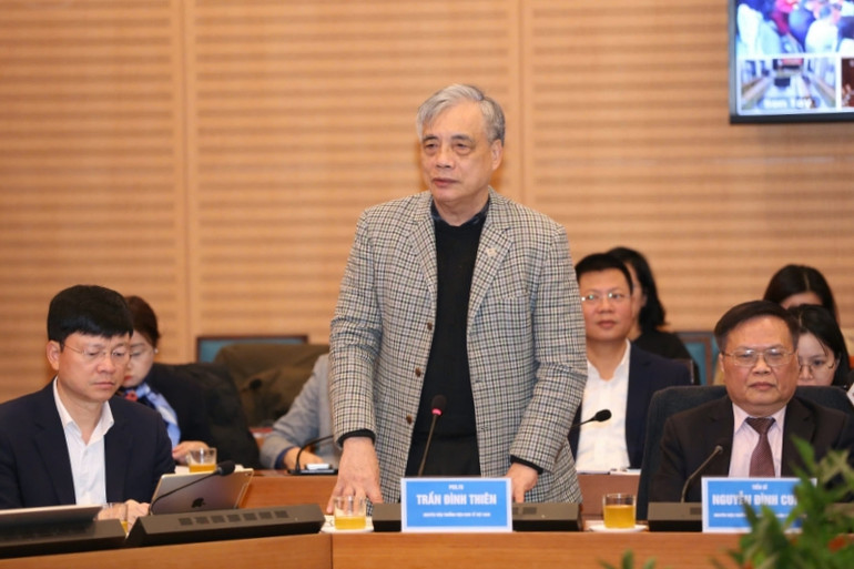 Các nhà khoa học, chuyên gia nghiên cứu đóng góp ý kiến tại Hội thảo.