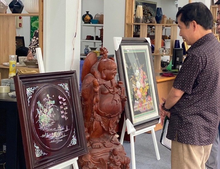 Đây là dịp để công chúng, những người yêu thích, quan tâm sản phẩm hàng thủ công mỹ nghệ có thể chiêm ngưỡng những tác phẩm tiêu biểu nhất.