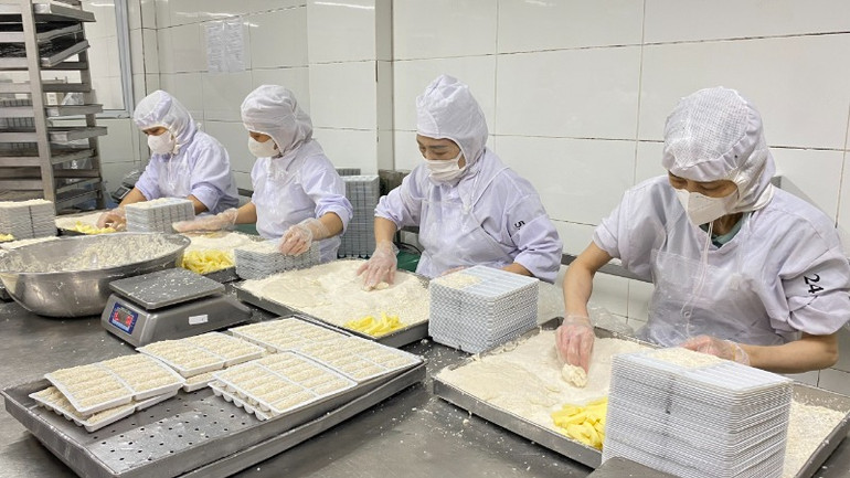 Sản xuất tại Công ty TNHH Công ty TNHH chế biến thực phẩm Đông Đô. Sản xuất tại Công ty TNHH Công ty TNHH chế biến thực phẩm Đông Đô.