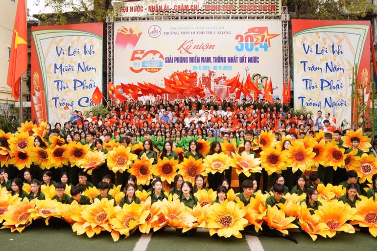 Tuổi trẻ Việt Nam tự hào và phát huy truyền thống của cha ông.