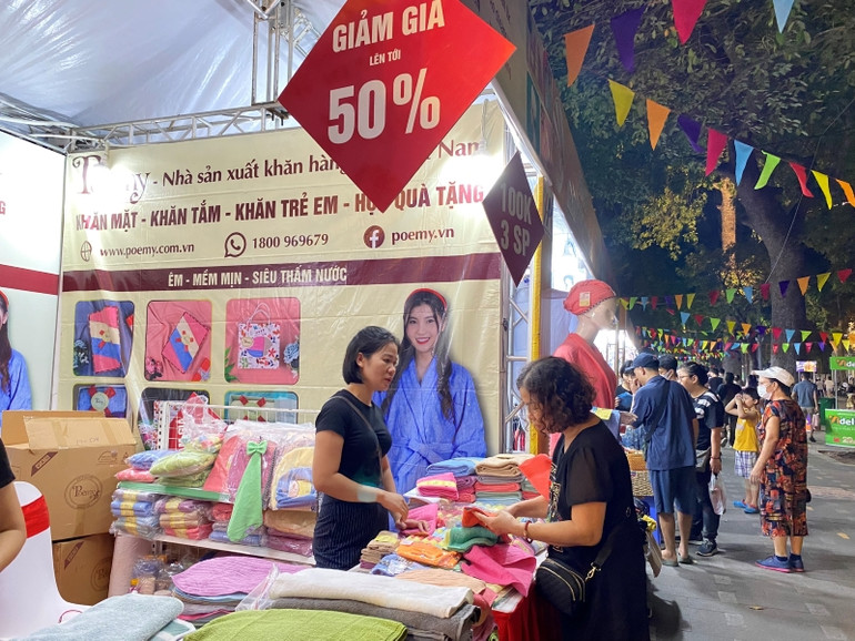 Lễ hội mua sắm Hà Nội đã đạt 50 tỷ đồng doanh thu.
