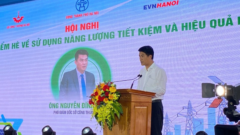 Phó Giám đốc Sở Công thương Hà Nội Nguyễn Đình Thắng phát biểu tại Lễ phát động. (ẢNH: NGUYÊN TRANG)