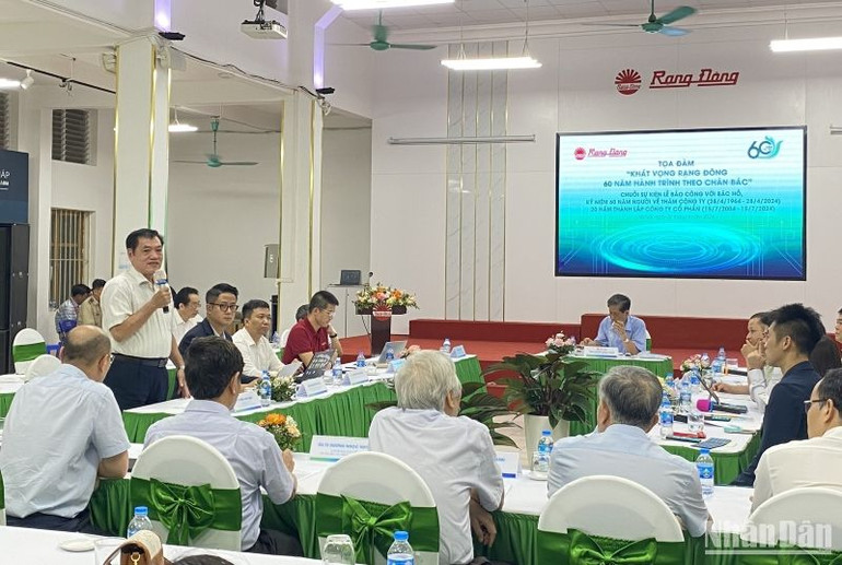 Quang cảnh buổi tọa đàm. Quang cảnh buổi tọa đàm.