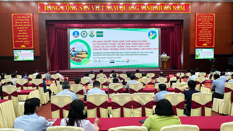 Quang cảnh hội nghị.