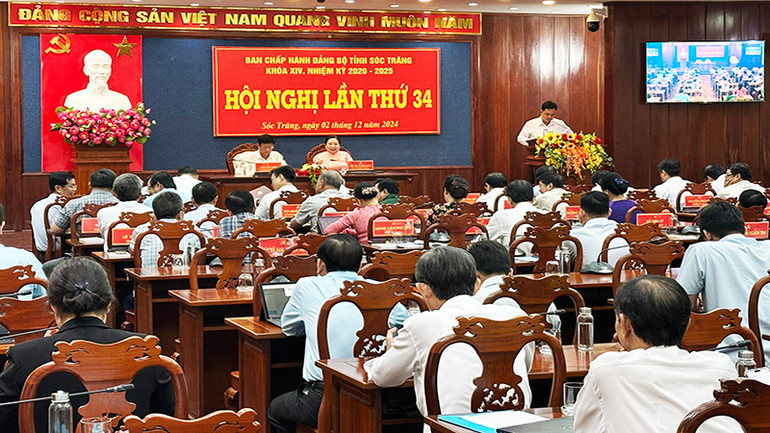 Các đại biểu tích cực thảo luận tại hội nghị.