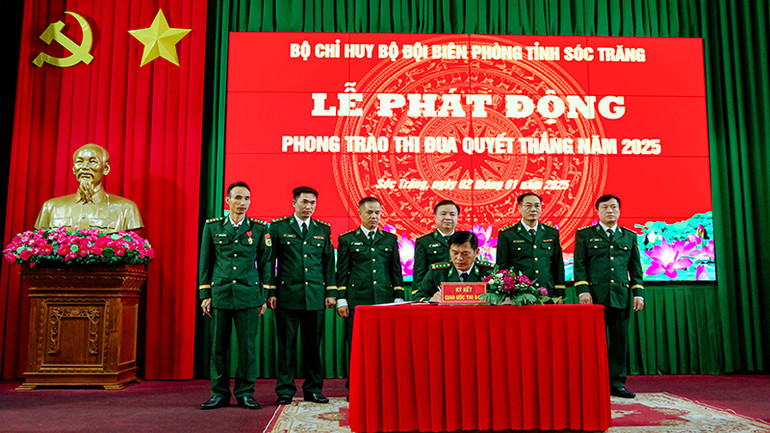 Các đơn vị thuộc cụm thi đua cơ quan ký kết giao ước thi đua.