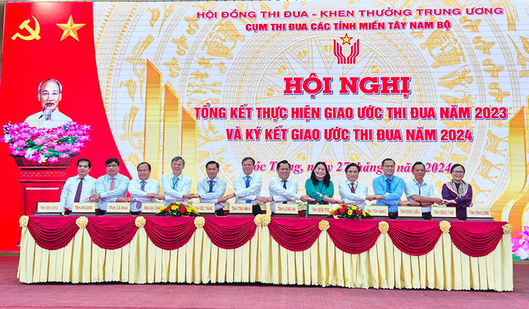 Các tỉnh trong Cụm thi đua miền Tây Nam Bộ ký kết giao ước thi đua năm 2024.